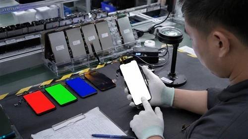 Cad is cúis le sceitheadh ​​backlight i scáileáin LCD iPhone?